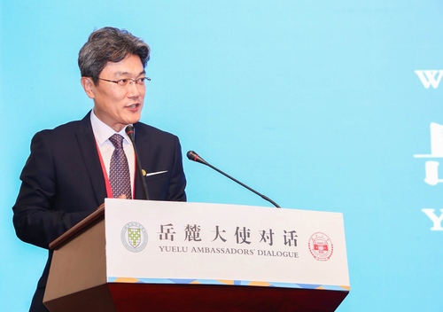 北京语言大学副校长张宝钧教授 北京语言大学副校长张宝钧教授