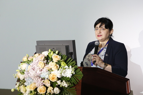 玛琳娜·吉布拉泽 玛琳娜·吉布拉泽