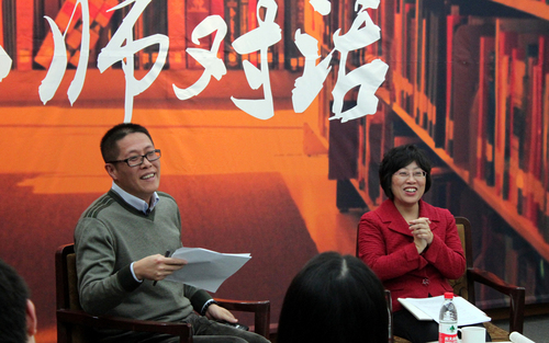 翟艳教授(右)、韩玉国副教授 翟艳教授(右)、韩玉国副教授