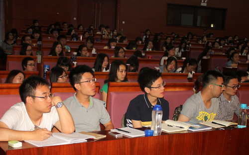 参训学员认真听取讲座-001 参训学员认真听取讲座-001